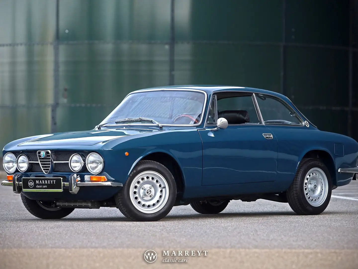 Alfa Romeo 1750 GTV - Restored - NEW CONDITION - French delivered Blu/Azzurro - 1