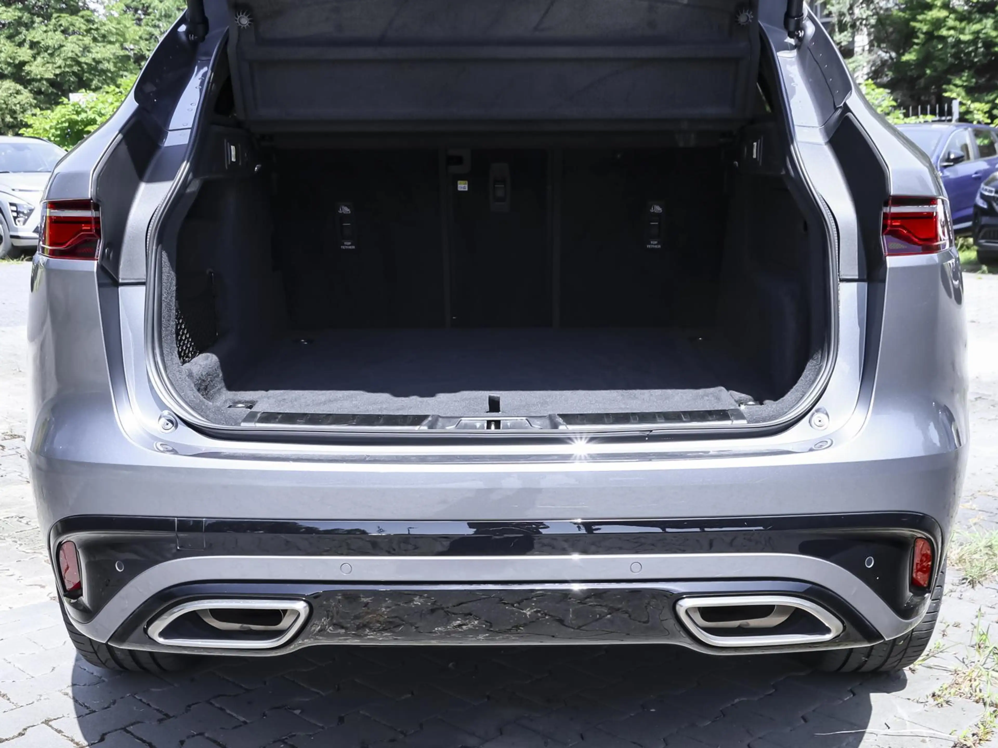 Jaguar F-Pace D300 R-Dynamic SE AWD NAVI BLACK PACK AHK — photo 8