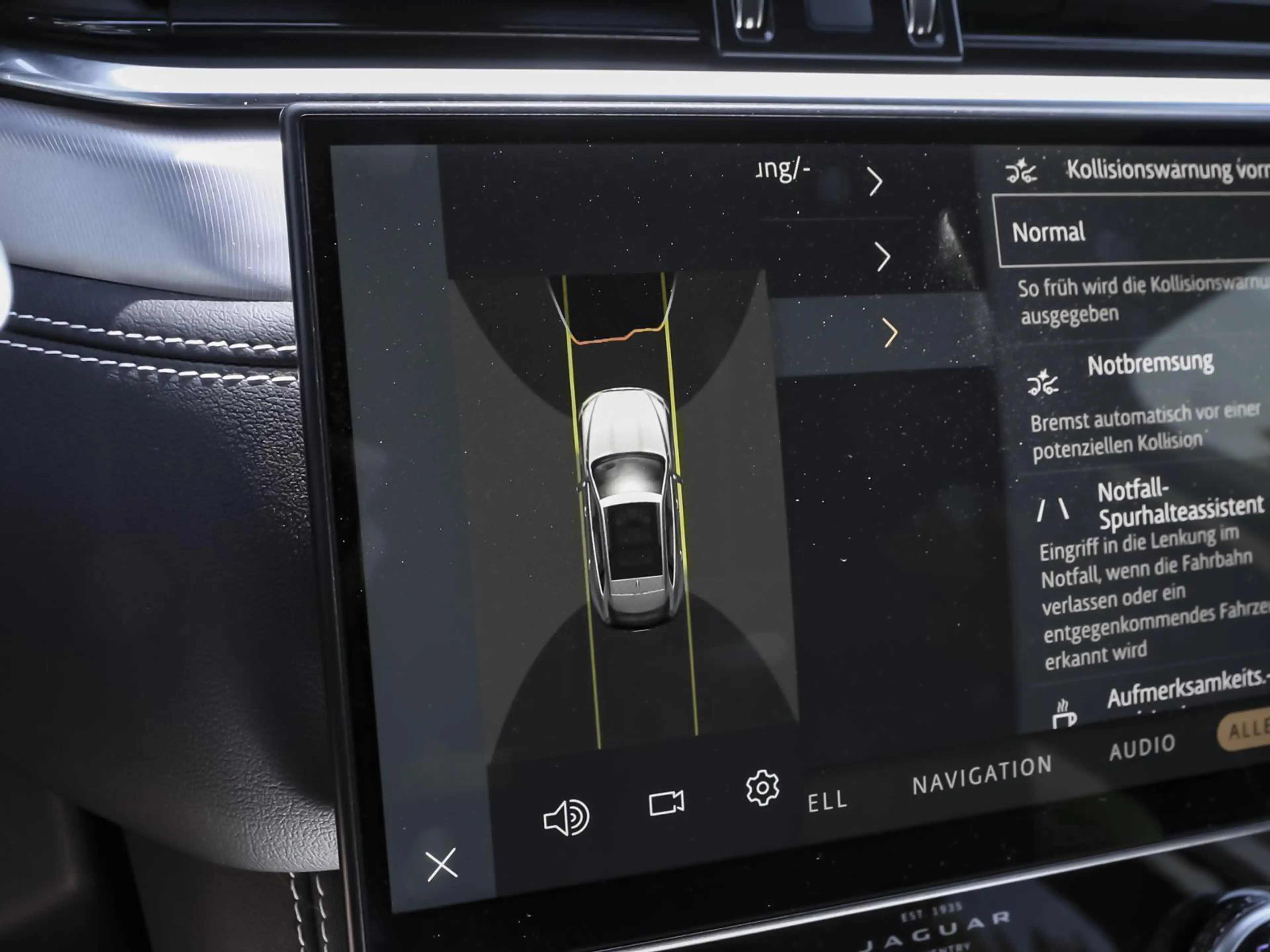 Jaguar F-Pace D300 R-Dynamic SE AWD NAVI BLACK PACK AHK — photo 15