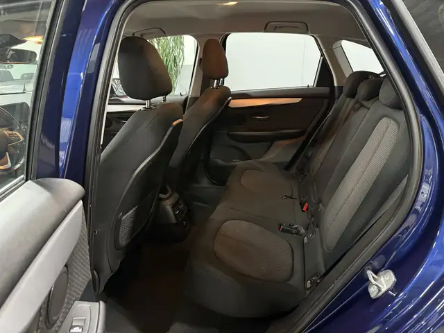 BMW 2 Series view 6
