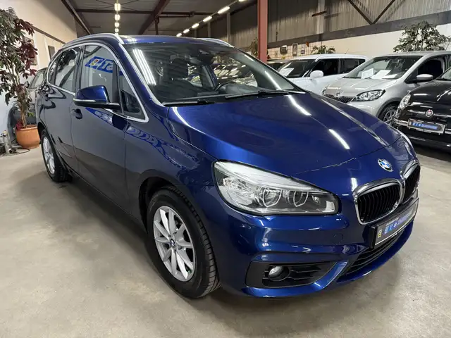 BMW 2 Series view 4