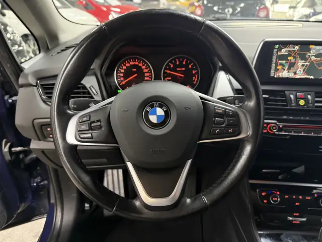 BMW 2 Series view 11