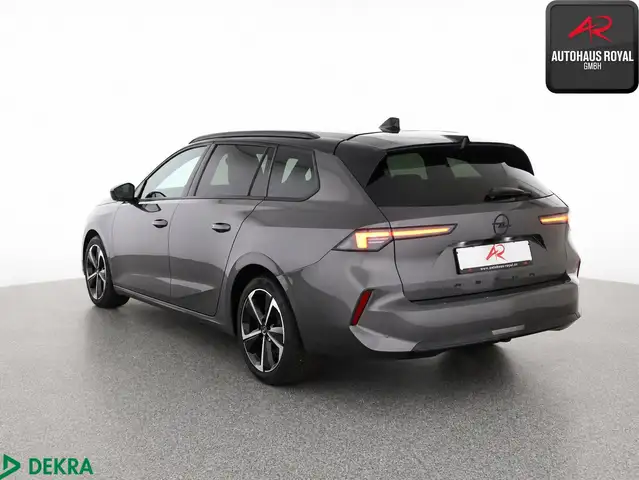 Opel Astra view 3