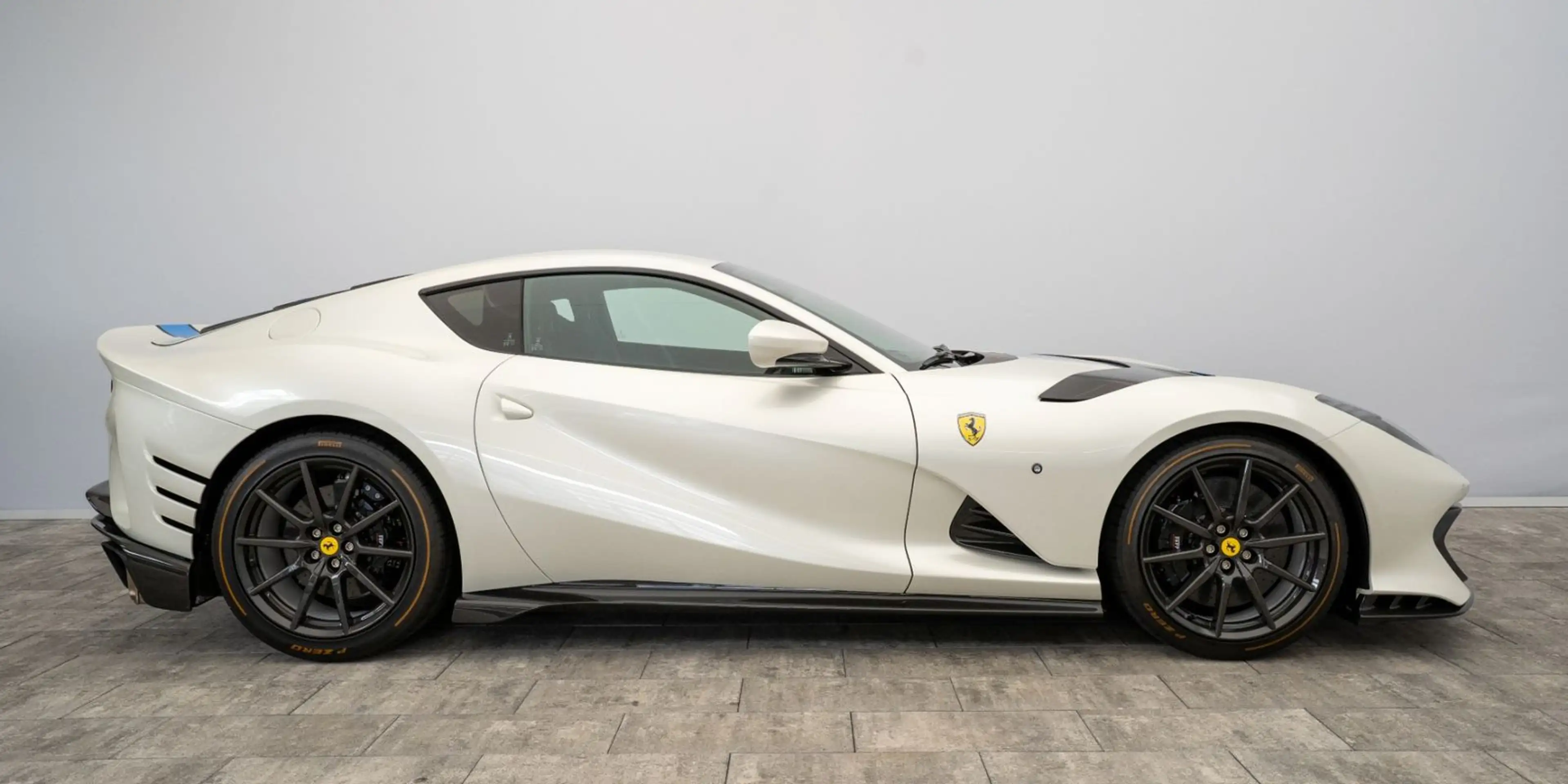 Ferrari 812 Competizione — photo 4