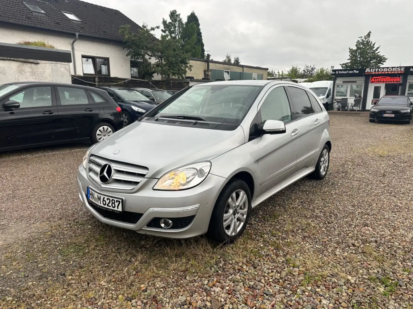 Mercedes-Benz B 180 Klasse CDI-AUTOMATIK Silber - 1