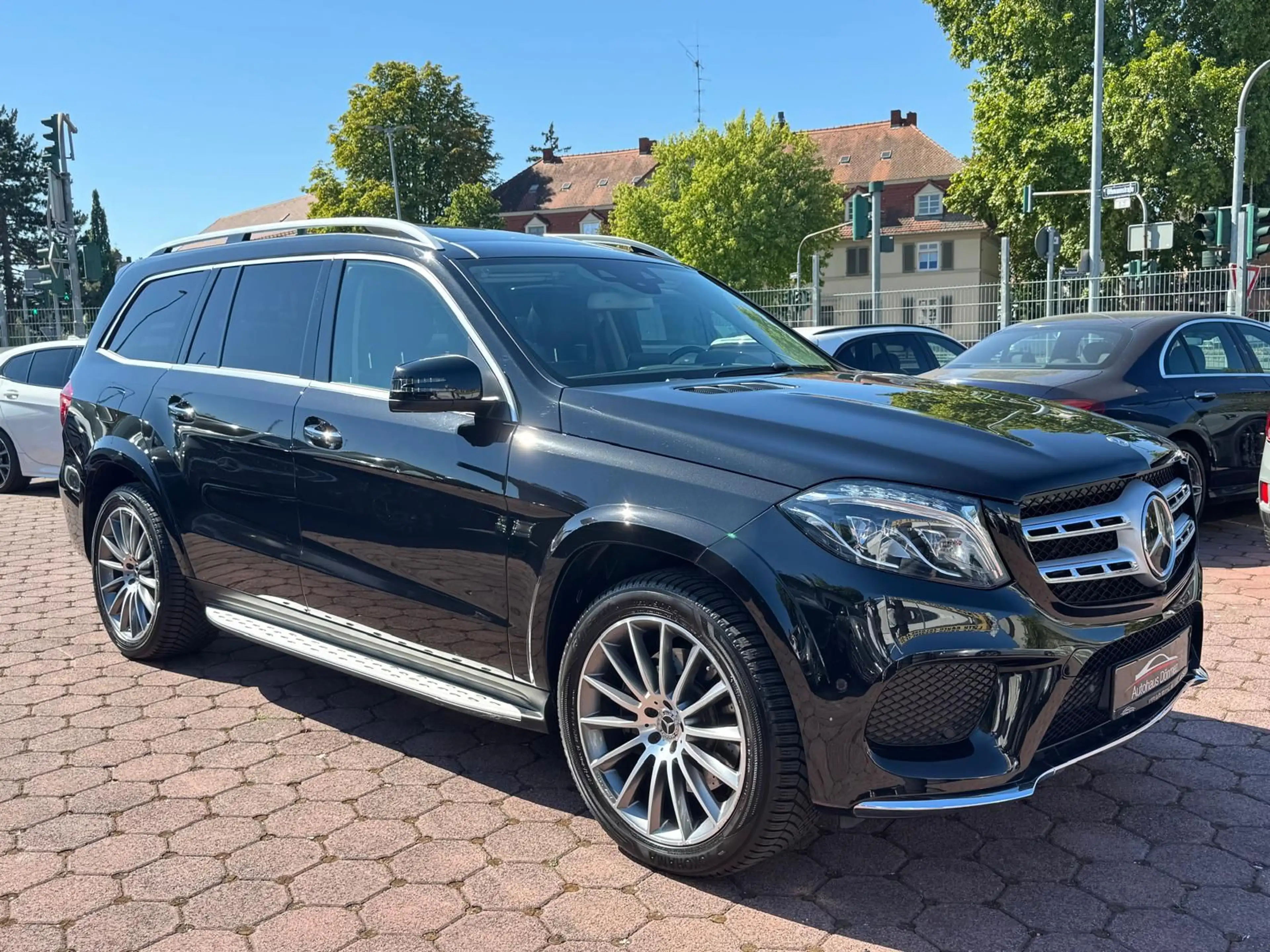 Mercedes-Benz GLS 350 d 4Matic AMG Line 7-SITZ PANO DISTR 360° — photo 3