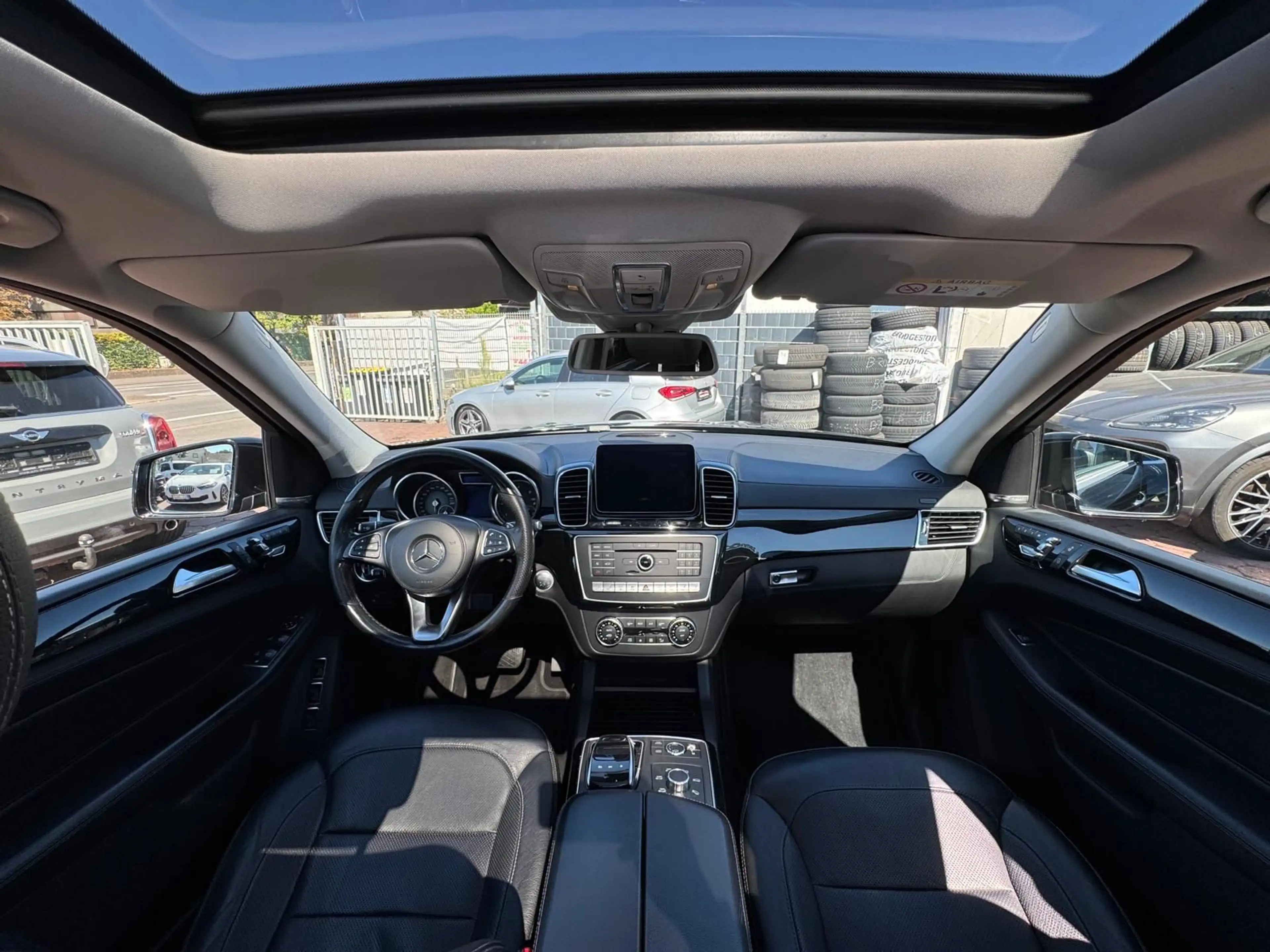 Mercedes-Benz GLS 350 d 4Matic AMG Line 7-SITZ PANO DISTR 360° — photo 15