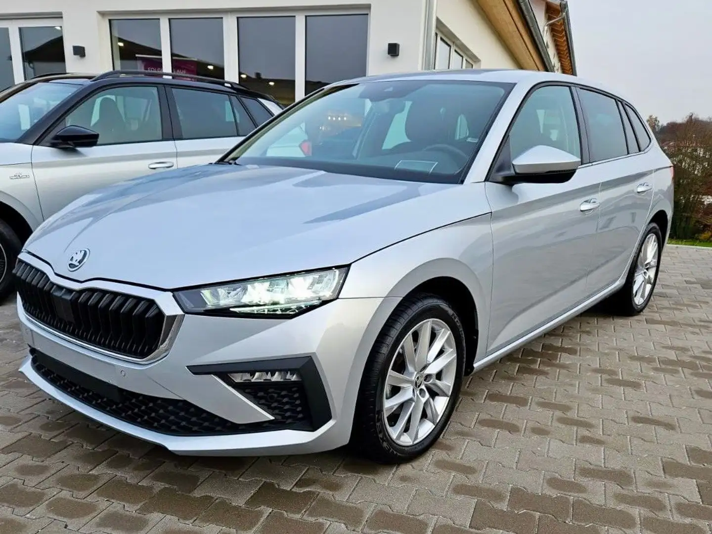 Skoda Scala Selection ALU KESSY BLT SHZ LED CLim. 5Ja. Silber - 1