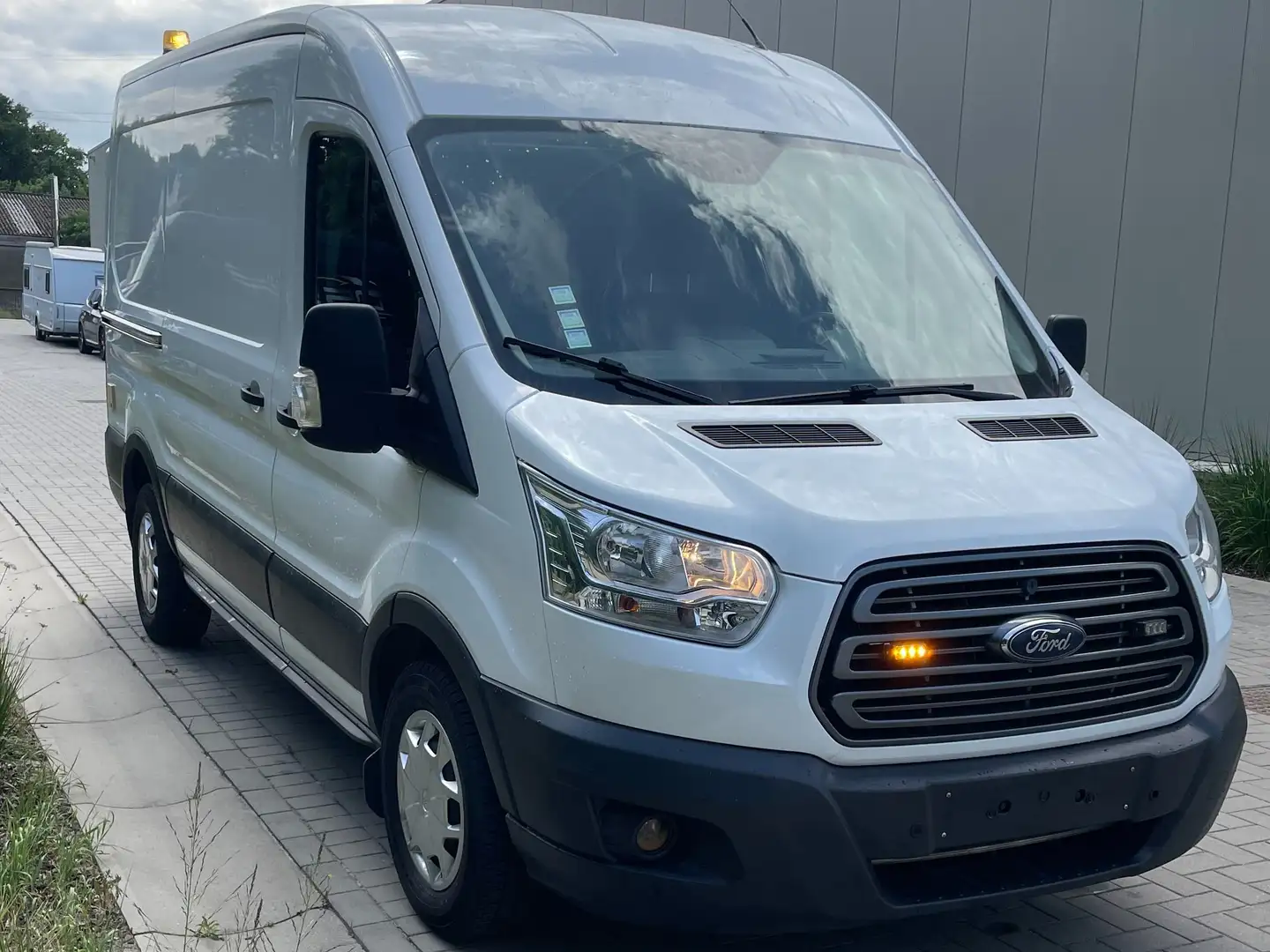Ford Transit Transit 350 L2H2 Blanc - 2