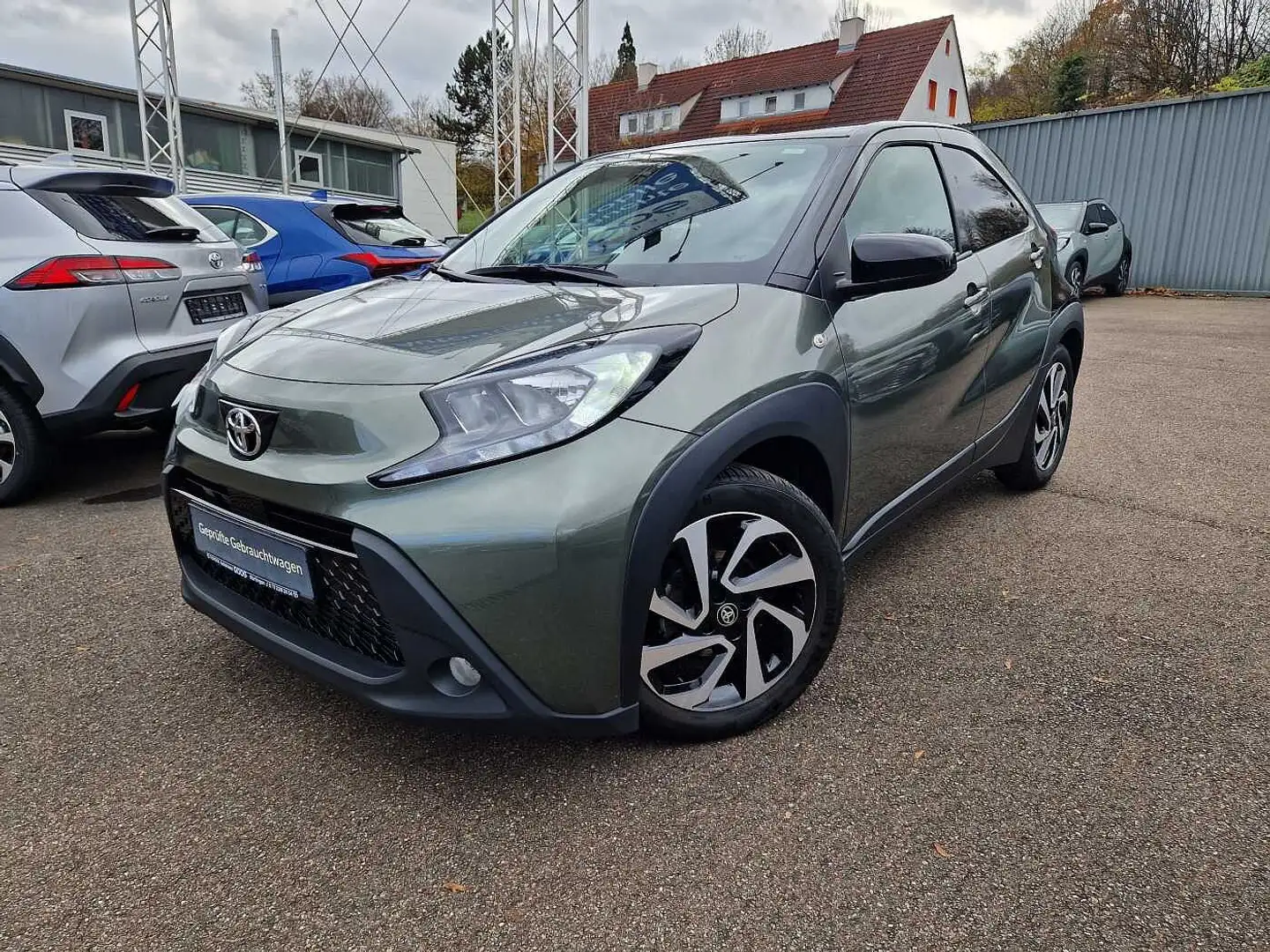 Toyota Aygo X Pulse/Allwetterreifen Grün - 1