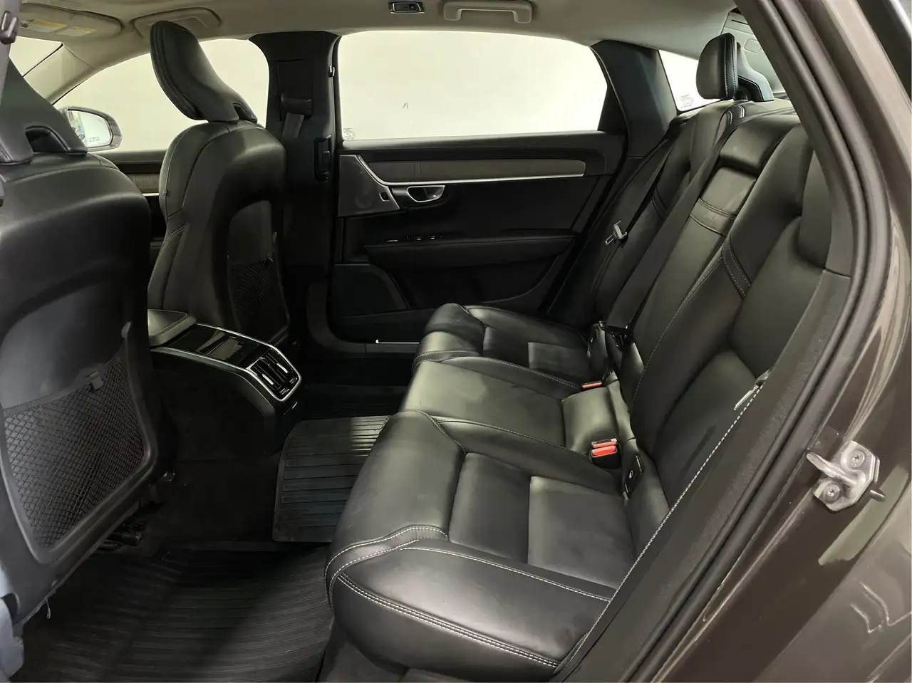 Volvo S90 снимка Volvo S90