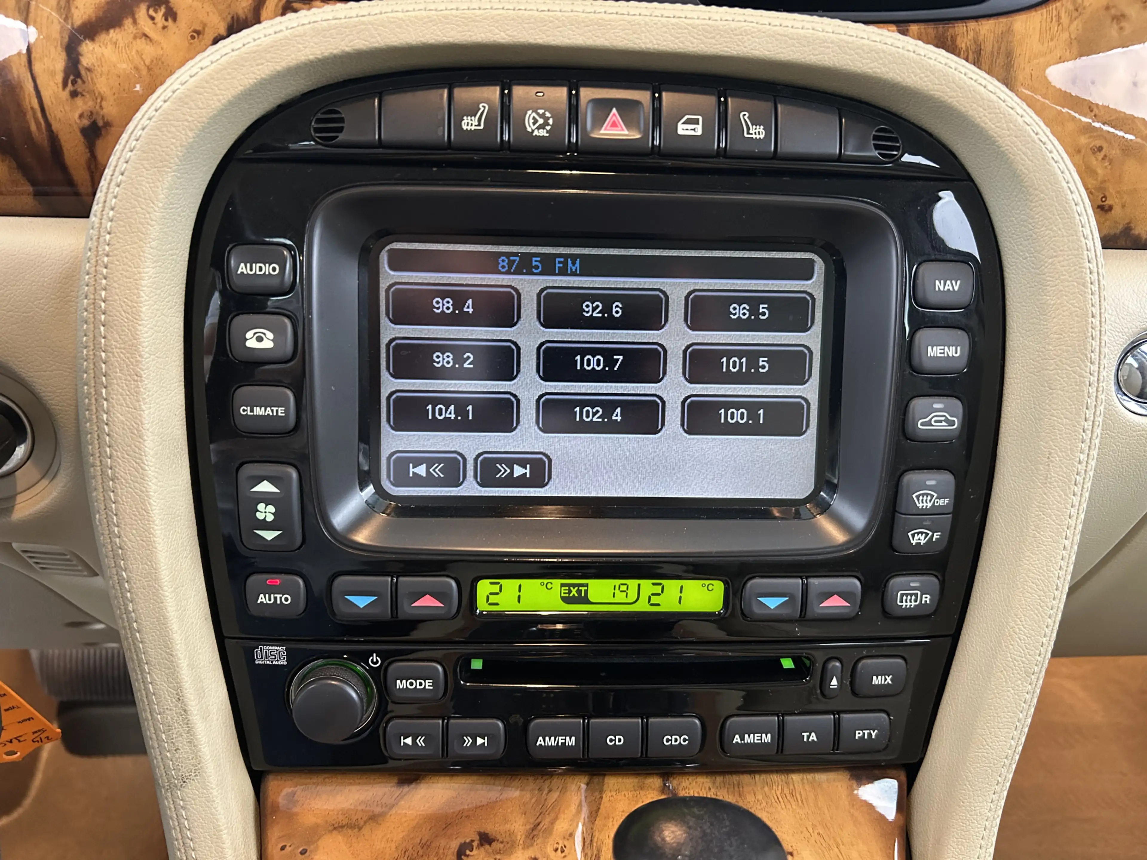 Jaguar XJ 3.5 V8 ORG NL/1STE Eigenaar/memory stoelen/Leder/1 — photo 22