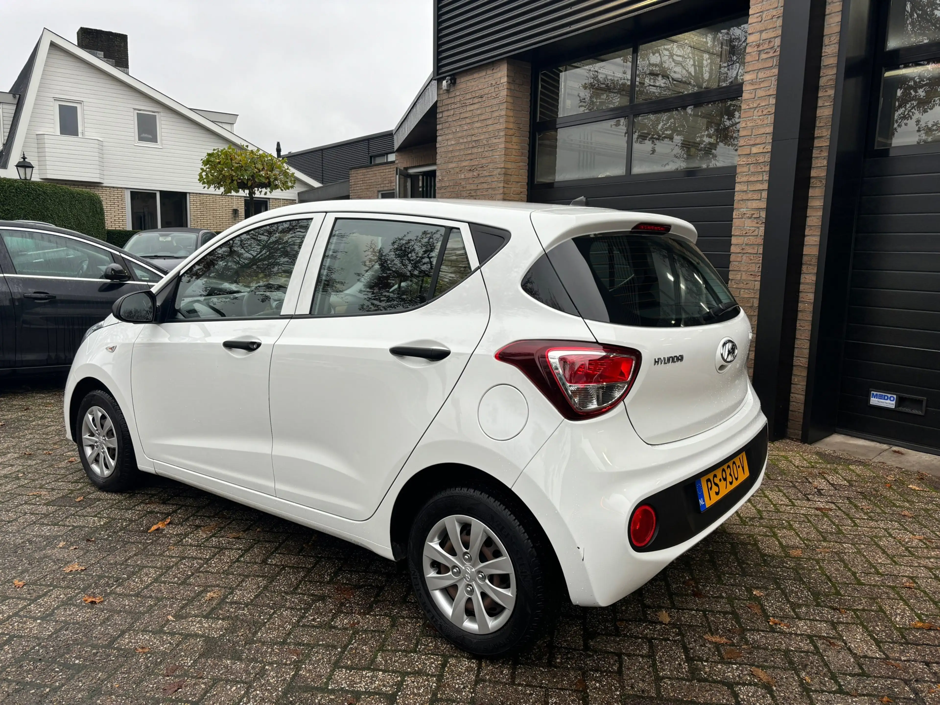 Hyundai i10 1.0i i-Motion — photo 3