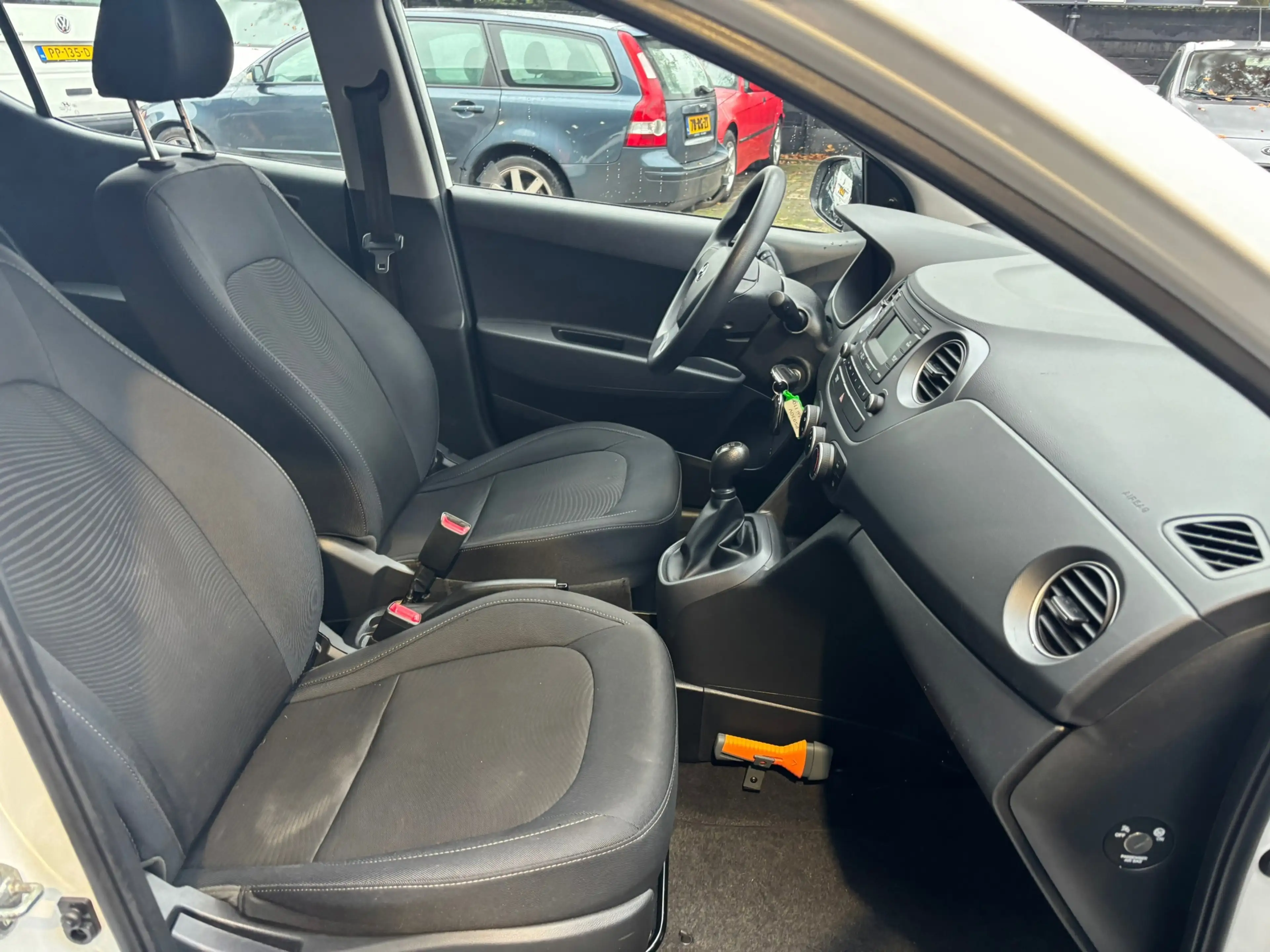 Hyundai i10 1.0i i-Motion — photo 6