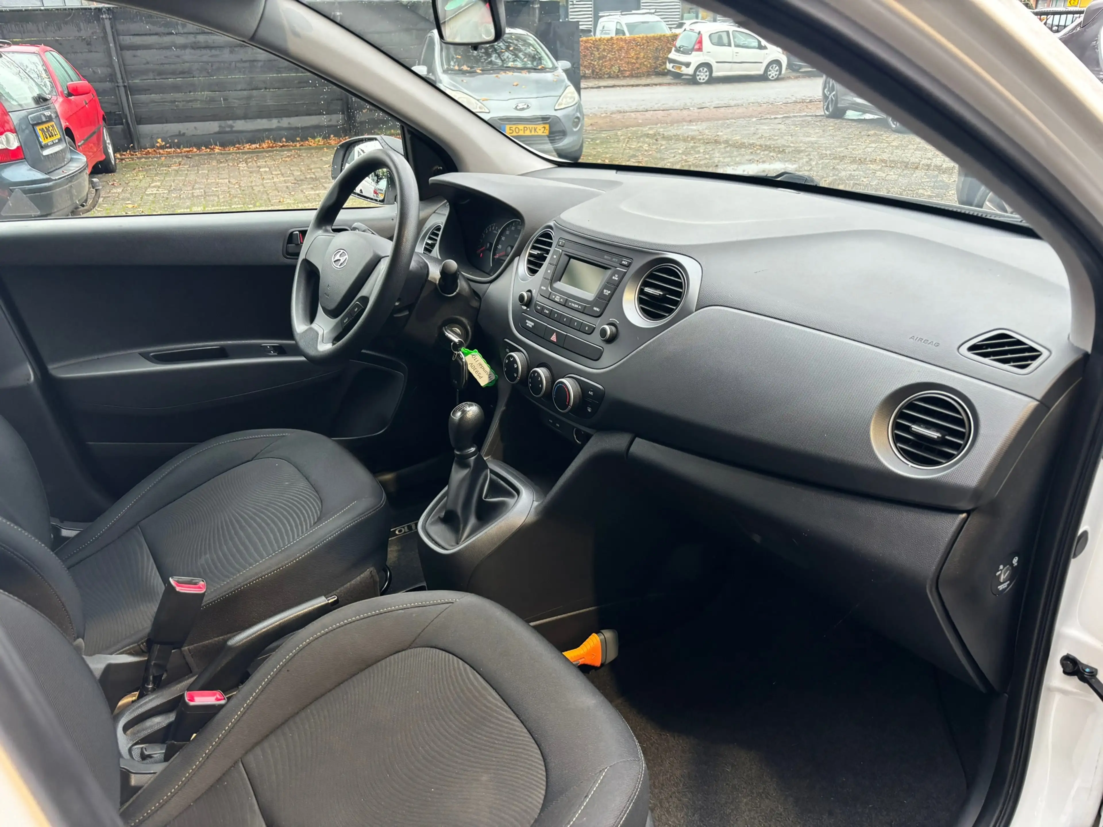 Hyundai i10 1.0i i-Motion — photo 5