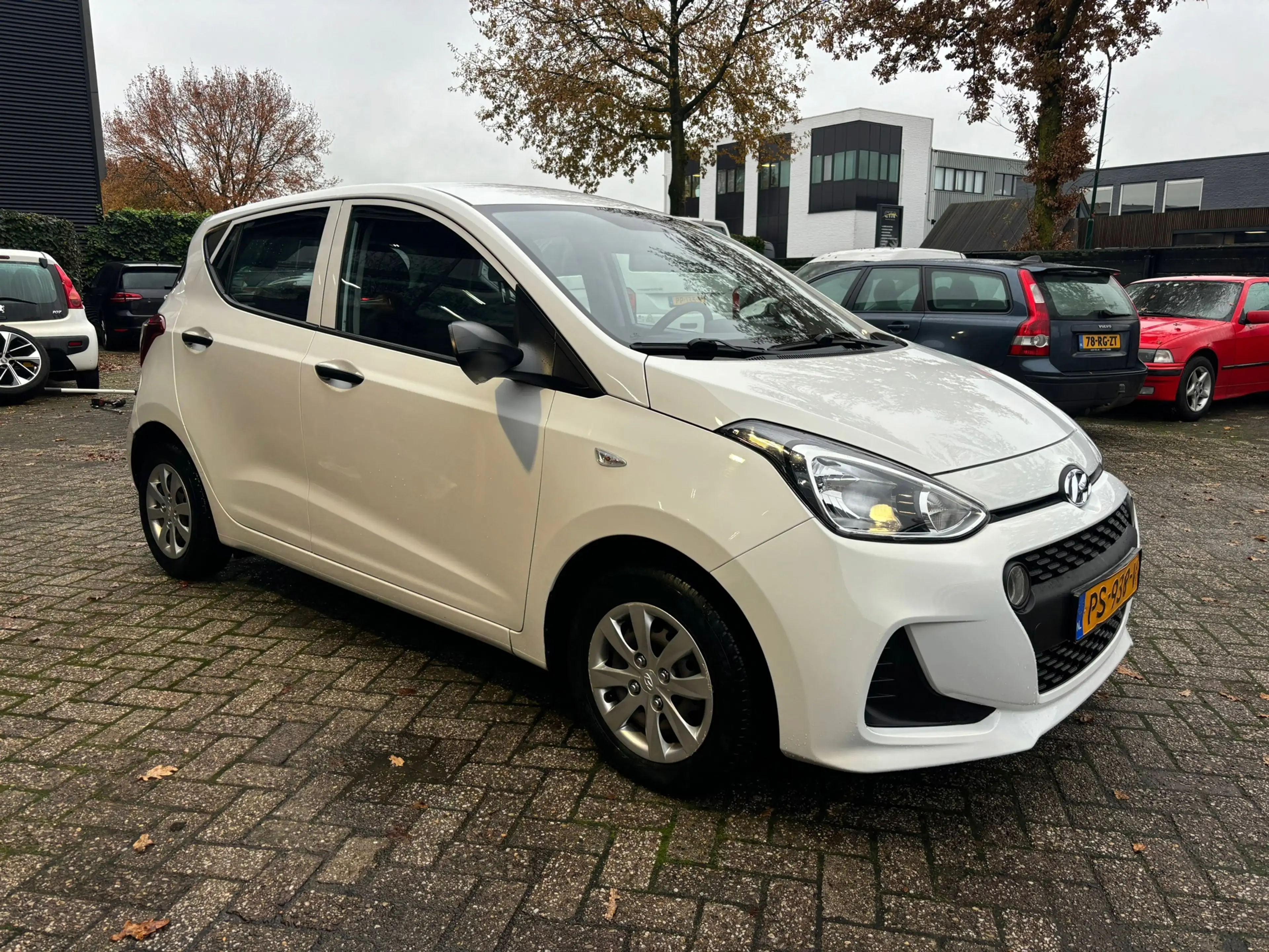 Hyundai i10 1.0i i-Motion — photo 4