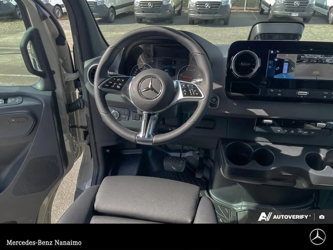 Mercedes-Benz Sprinter снимка Mercedes-Benz Sprinter