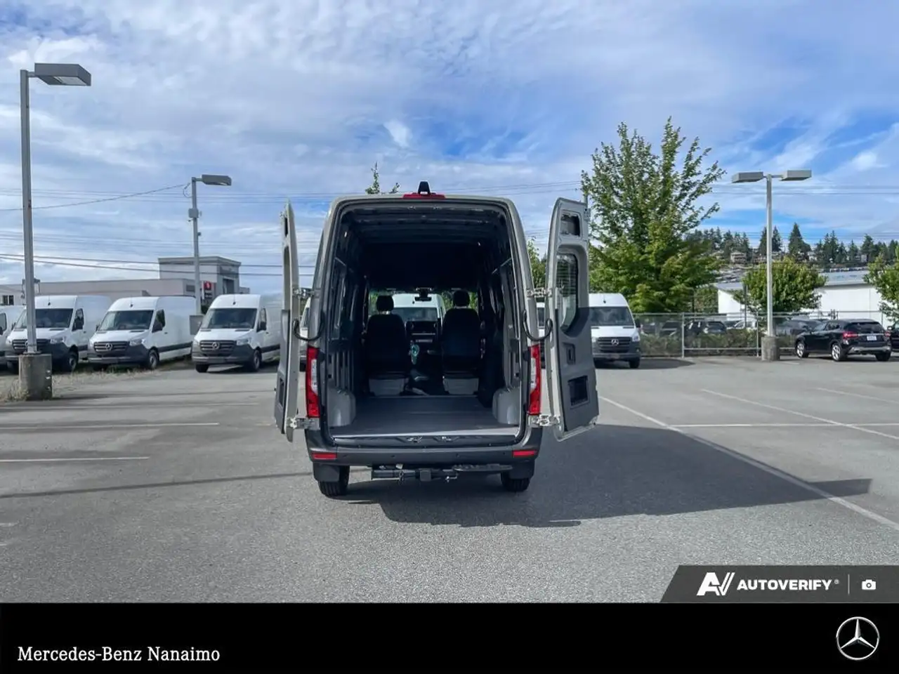 Mercedes-Benz Sprinter снимка Mercedes-Benz Sprinter