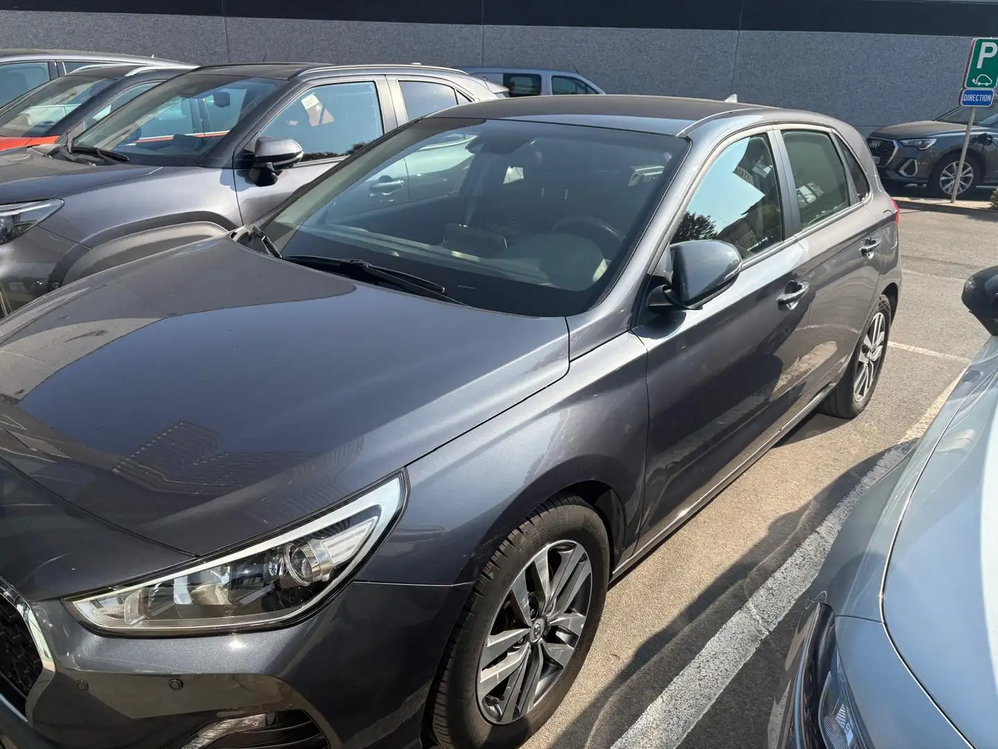 Hyundai i30 1.0 88KW Gris - 1