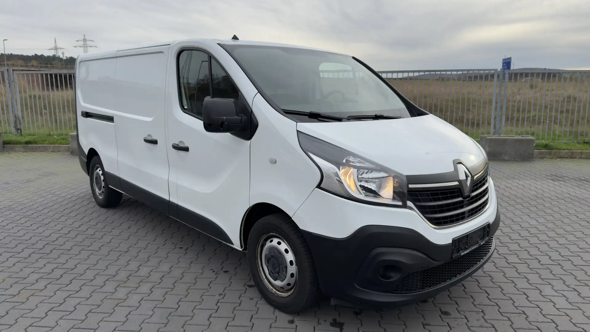 Renault Trafic 2.0dCi L2H1 3,0t Komfort Klima. StartSto. Blanc - 1