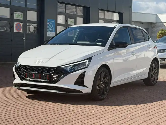 Hyundai I20 in White for sale