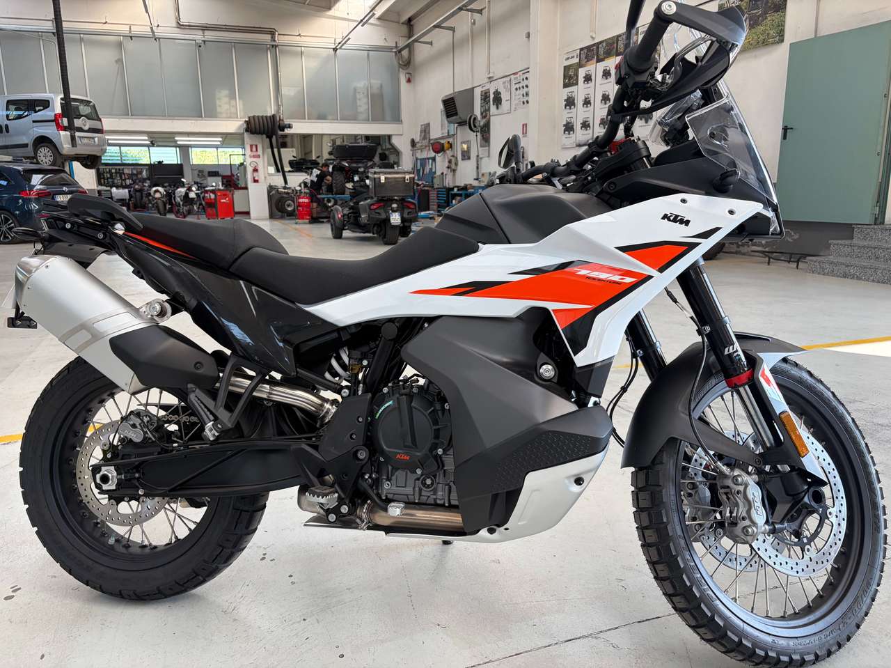 KTM 790 Adventure white