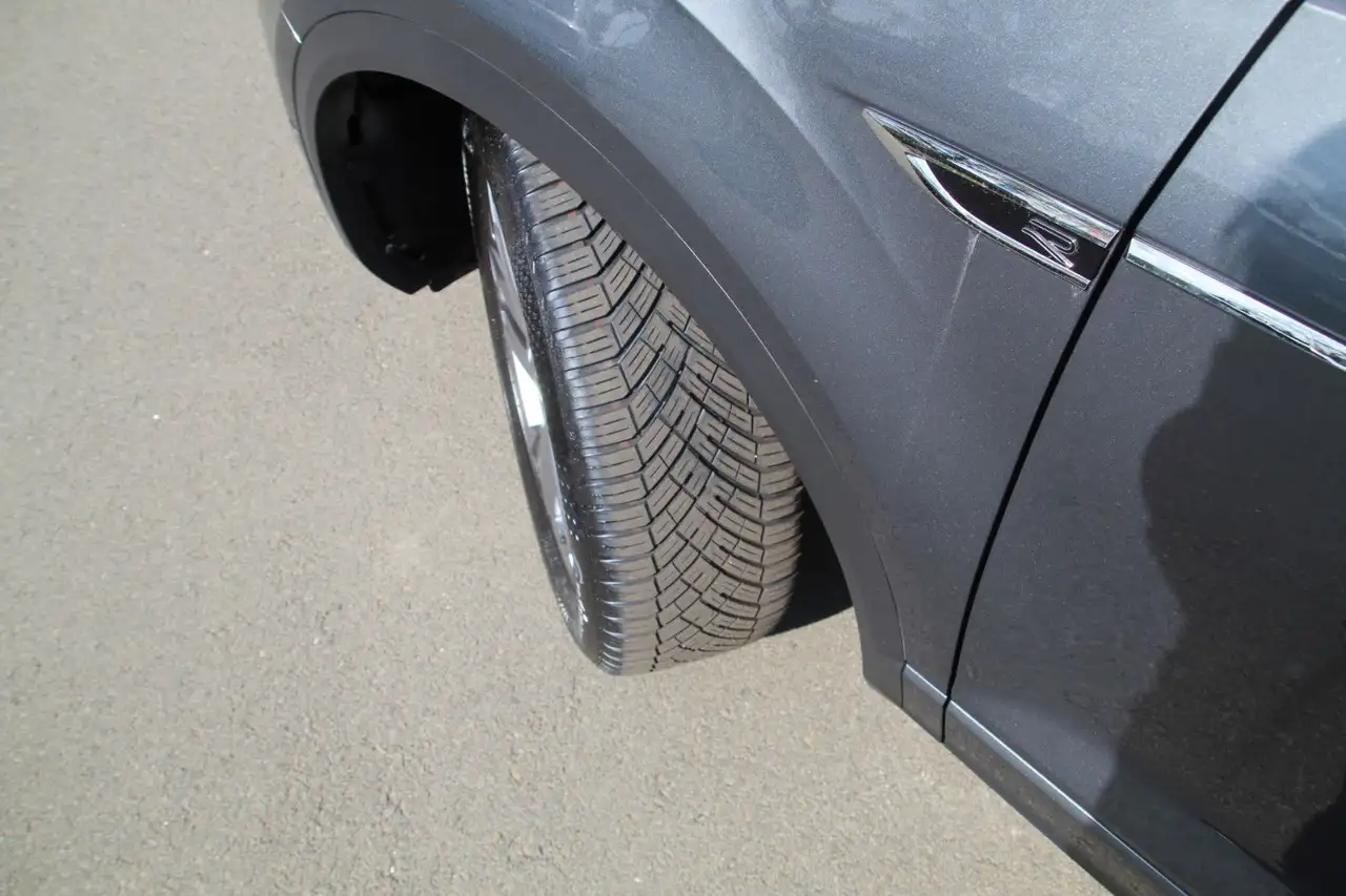 Volkswagen T-Roc R-Line TSI DSG AHK+Kamera+Ganzj 22