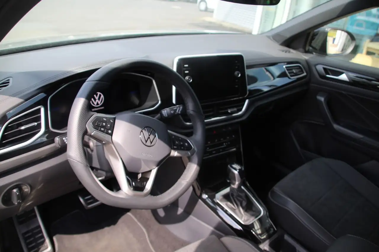 Volkswagen T-Roc R-Line TSI DSG AHK+Kamera+Ganzj 17