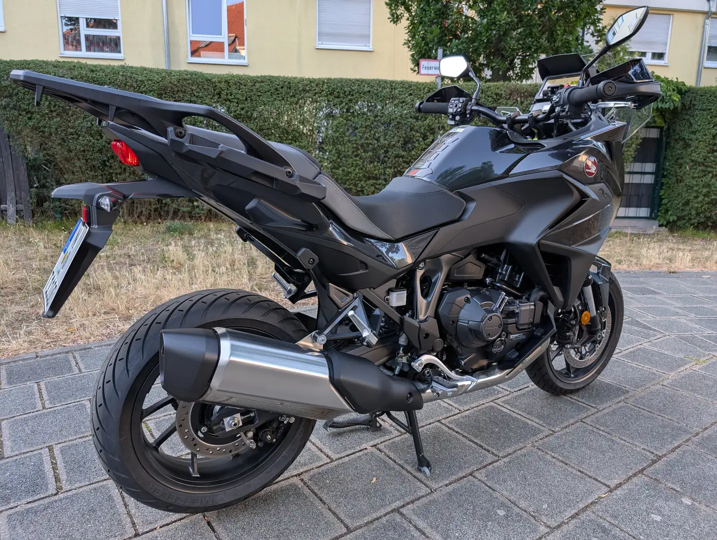 Honda NT 1100 DCT MJ2025 mit Seitenkoffer schwarz metallic Nero - 2