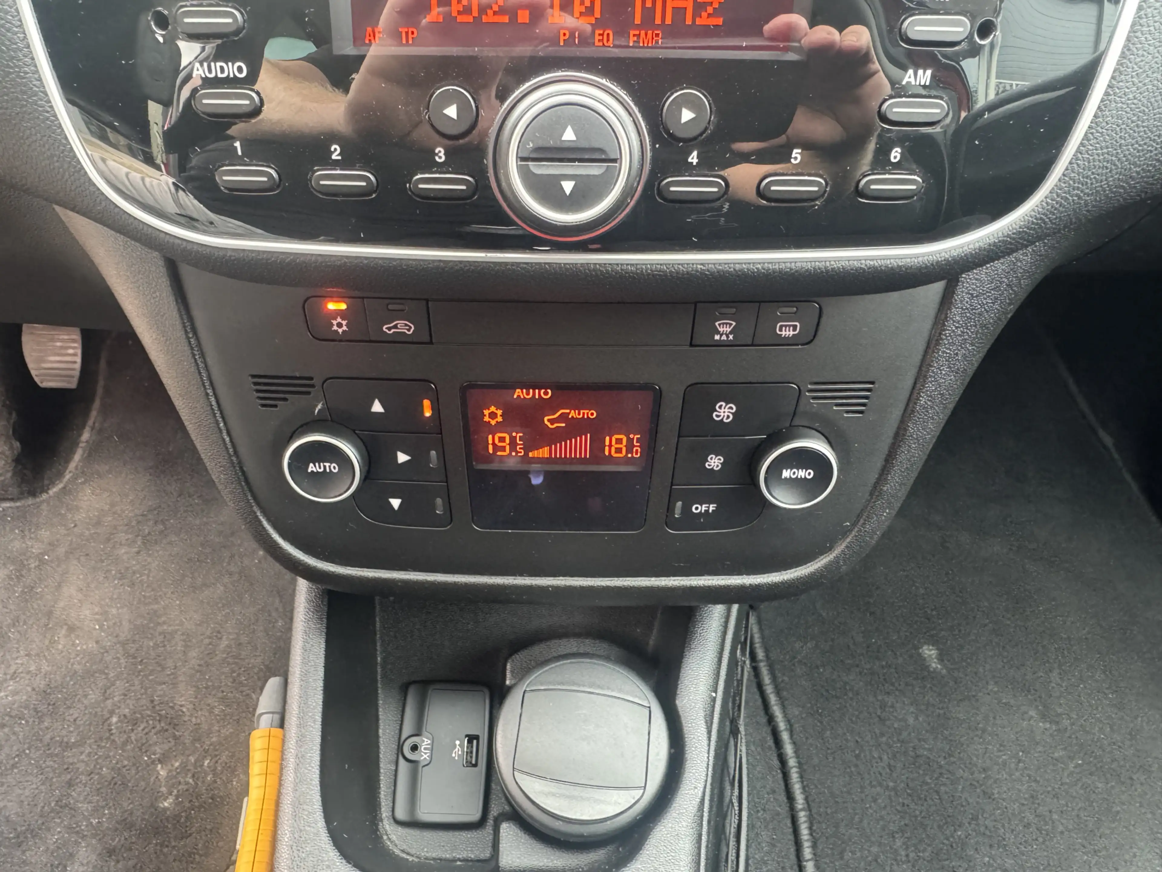 Fiat Punto Evo 0.9 TwinAir Lounge Cruise, Clima, LM velgen, Parke — photo 16