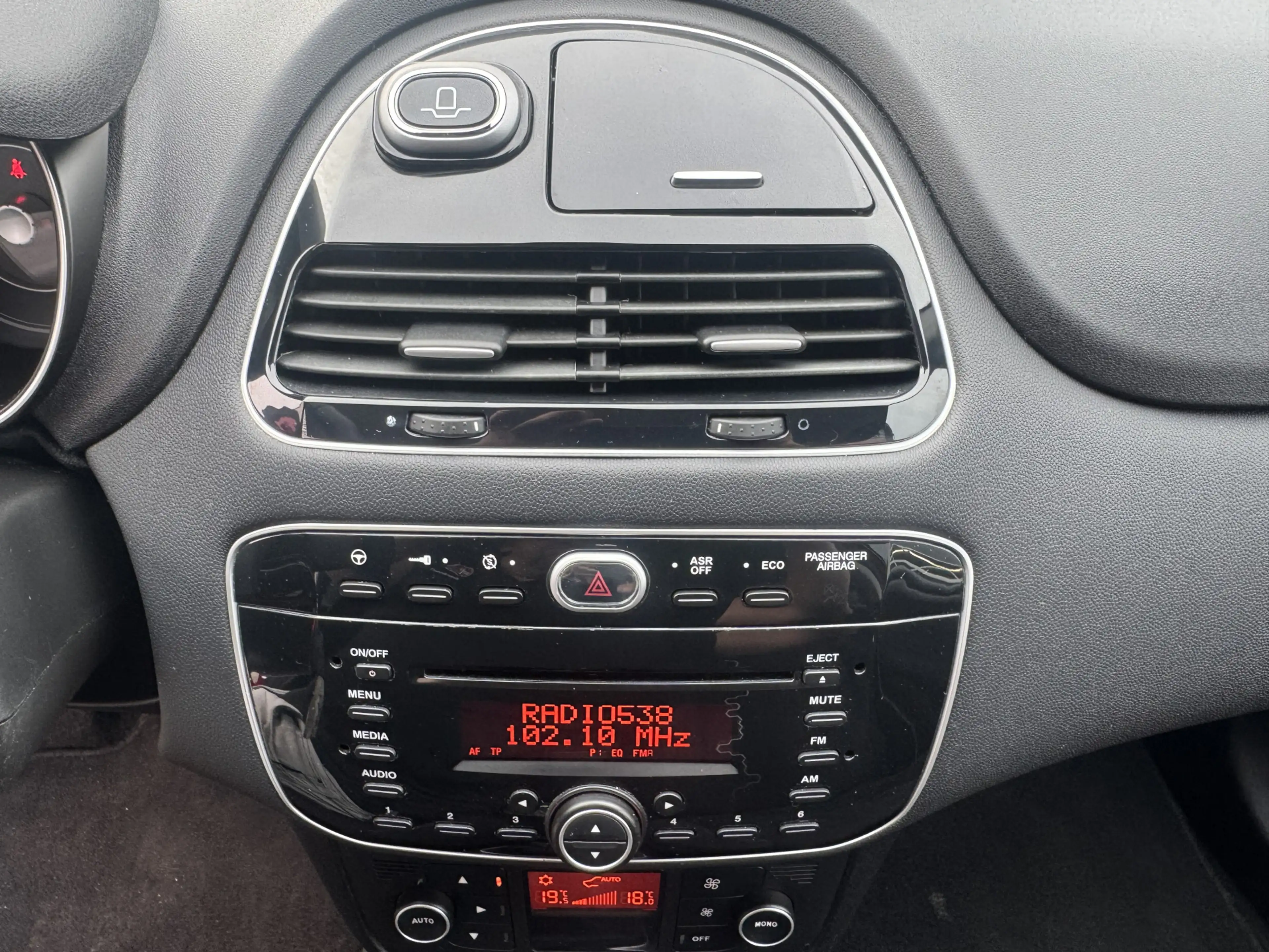 Fiat Punto Evo 0.9 TwinAir Lounge Cruise, Clima, LM velgen, Parke — photo 15