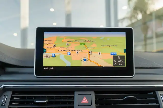 Audi RS4 view 12
