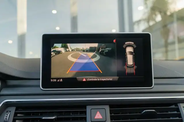 Audi RS4 view 13