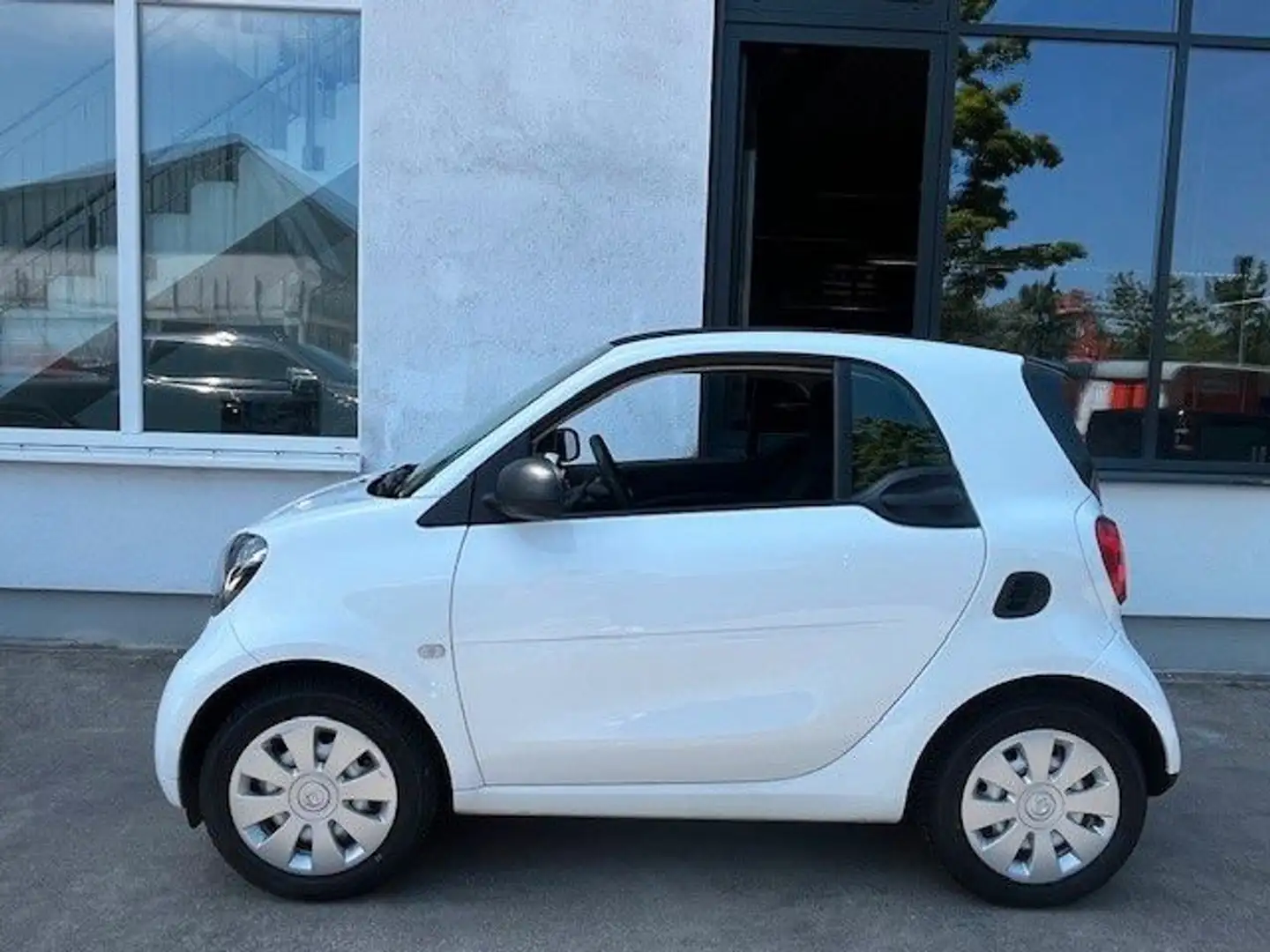smart forTwo Basis 52kW Weiß - 2