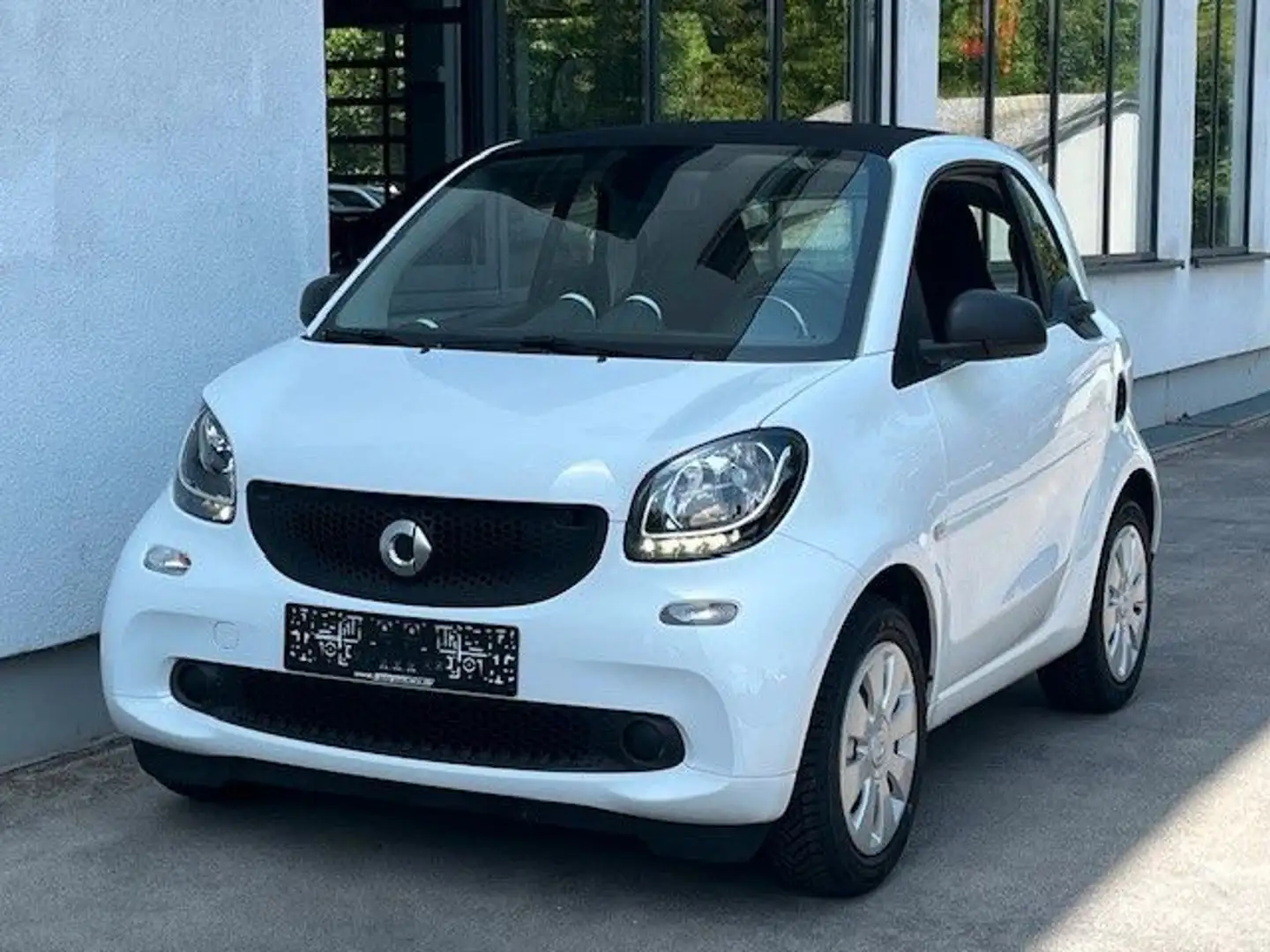 smart forTwo Basis 52kW Weiß - 1