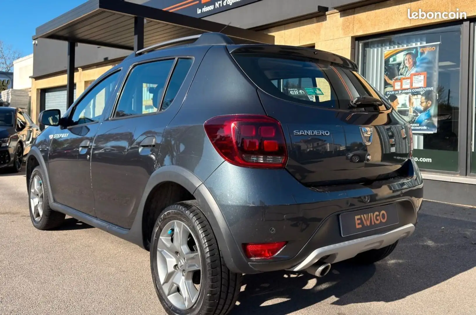 Dacia Sandero 1.5 dci 90ch stepway Blanc - 2