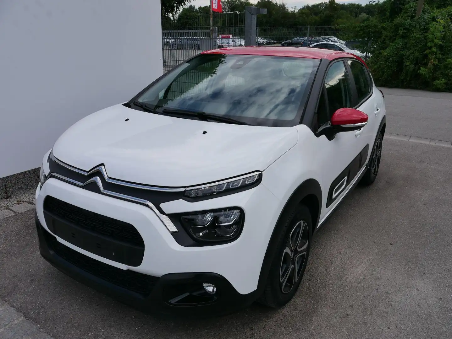 Citroen C3 PureTech 110 EAT6 Shine - S&S 110HP FWD Automatic* Rot - 1
