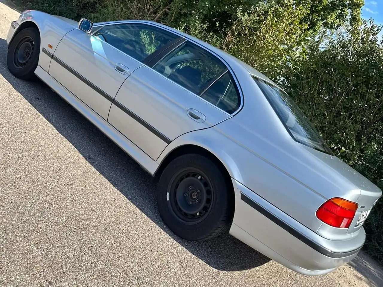 BMW 520i, foto 2