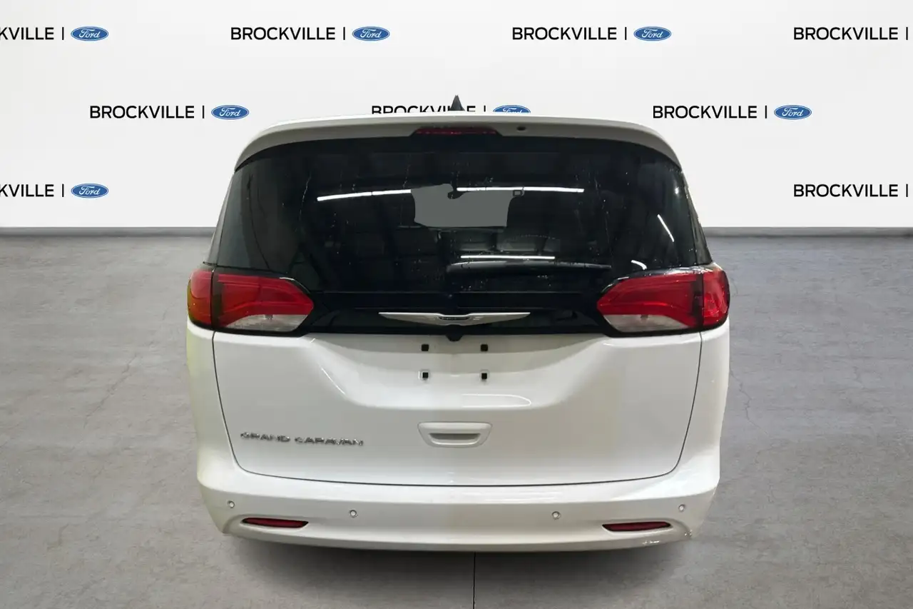 Chrysler Grand Caravan снимка Chrysler Grand Caravan