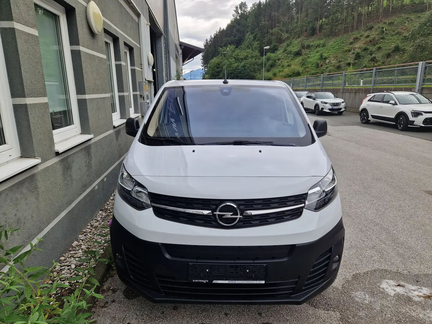 Opel Vivaro M 75kWh Enjoy: Connect NAV, Moduwork,Notrad Weiß - 2