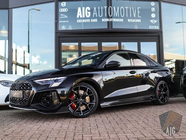 Audi RS3 Limousine 2.5 TFSI A3 quattro | CT Carbon | RS-Dyn