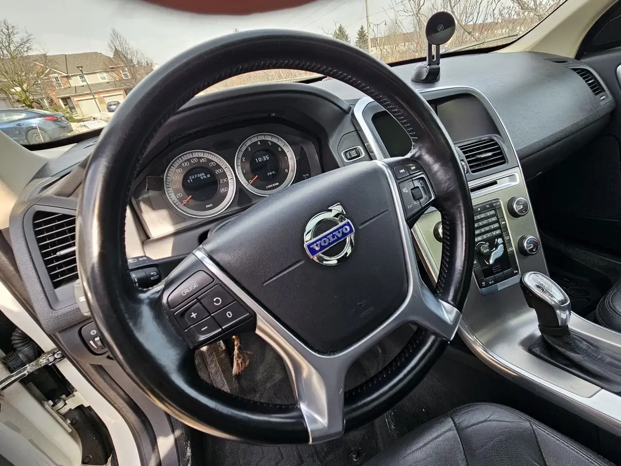 Volvo XC60 снимка Volvo XC60