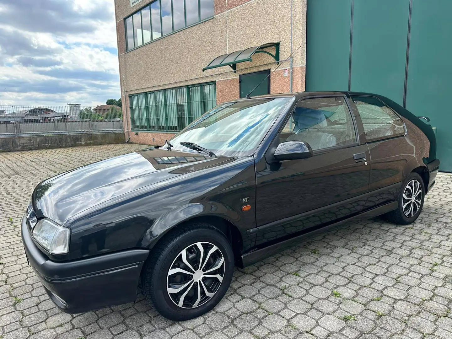 Renault R 19 1.8 MPi 110cv RTI LIMITED 3p PHASE2 UNICOPR Schwarz - 1