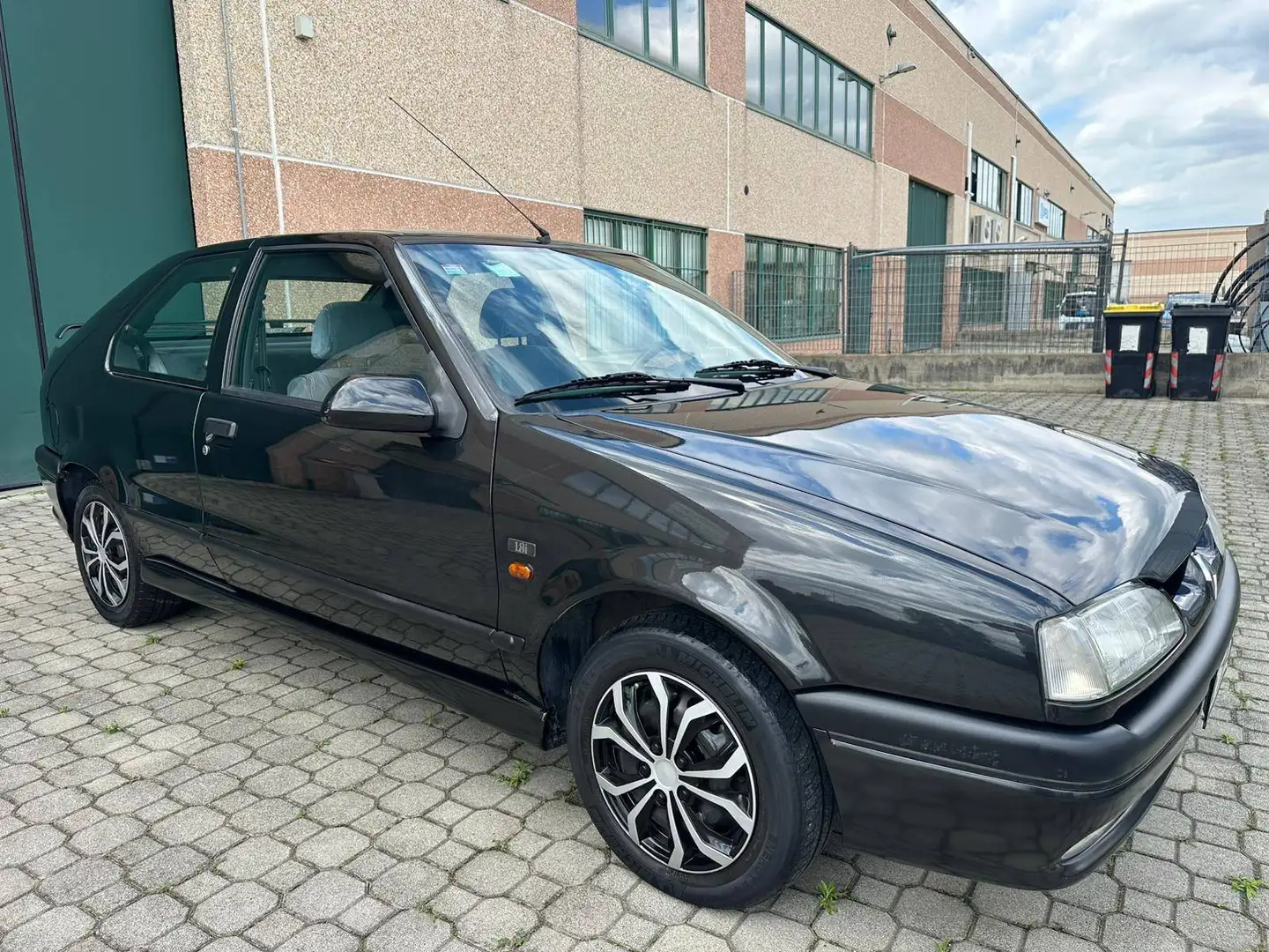 Renault R 19 1.8 MPi 110cv RTI LIMITED 3p PHASE2 UNICOPR Schwarz - 2