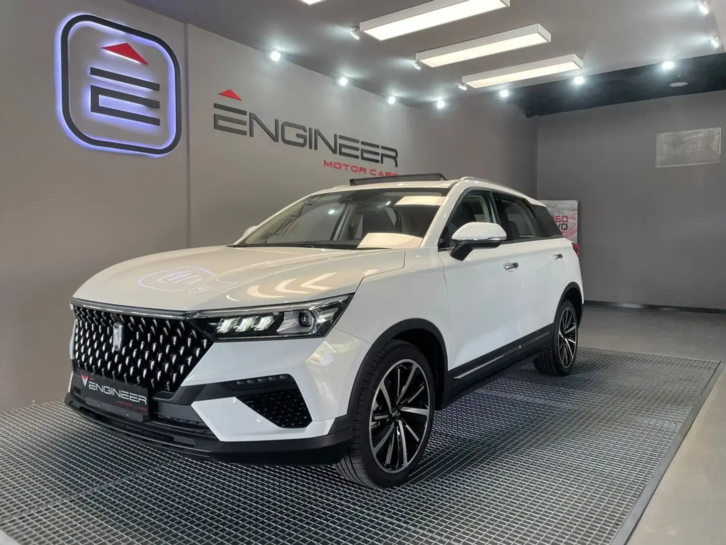 Bestune T77 Weiß - 1