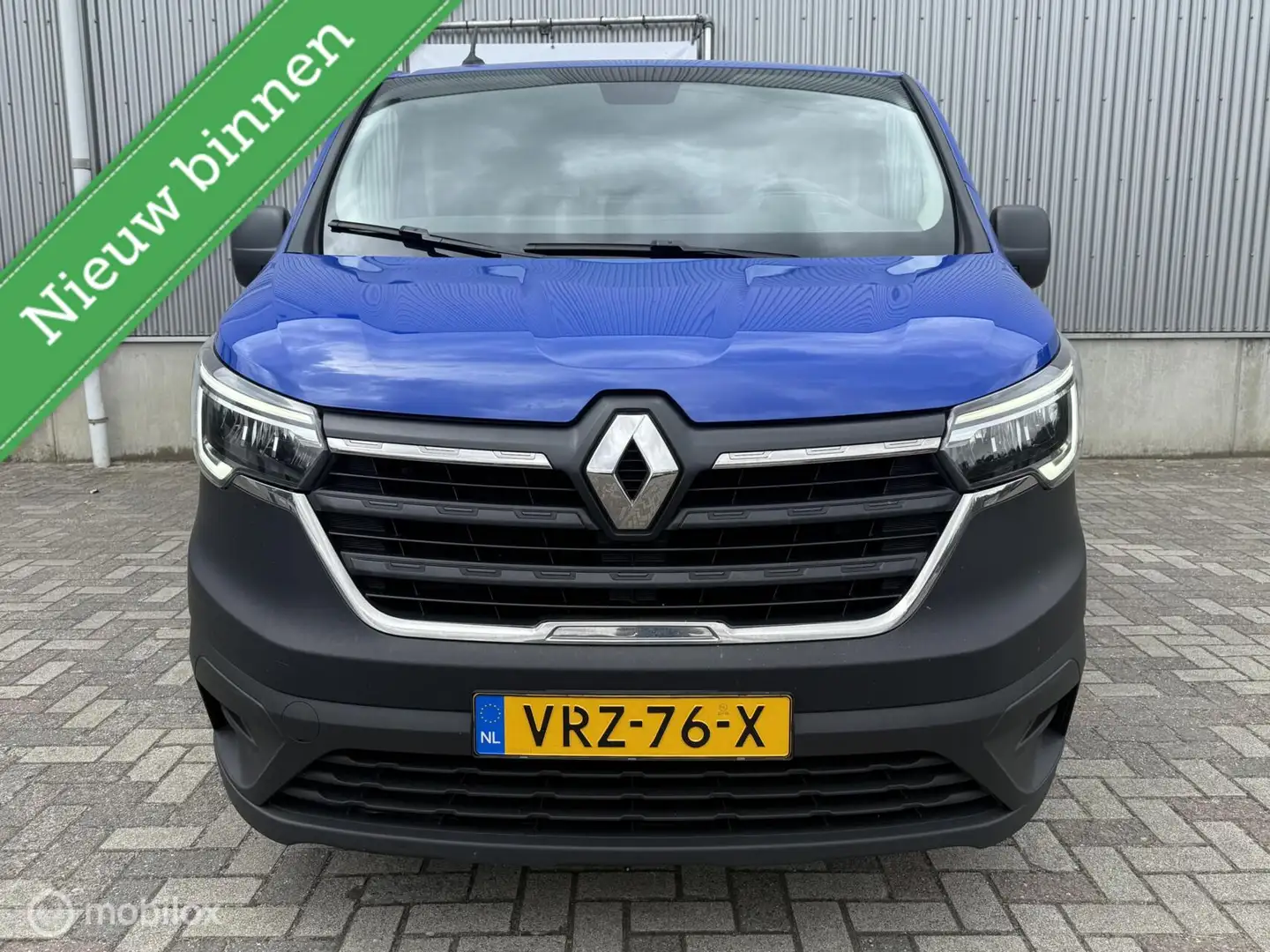 Renault Trafic bestel 2.0 dCi 150pk T29 L1H1 Comfort Automaat 202 Blauw - 2