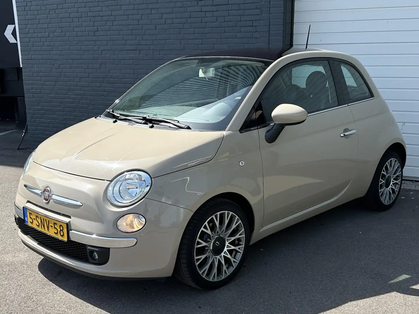 Fiat 500 0.9 TwinAir Lounge PANO/AIRCO/VOLO-H/2DEEIG/PDC/LM Beige - 2