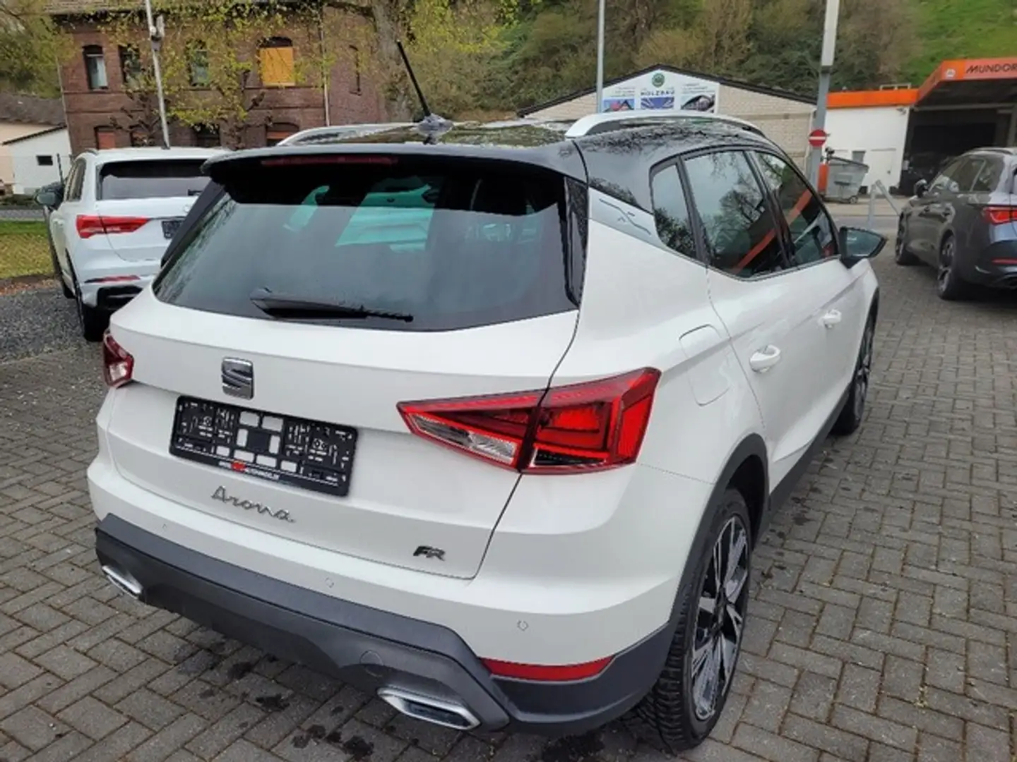 SEAT Arona FR LED KAMERA DSG AHK 18ZOLL Weiß - 2