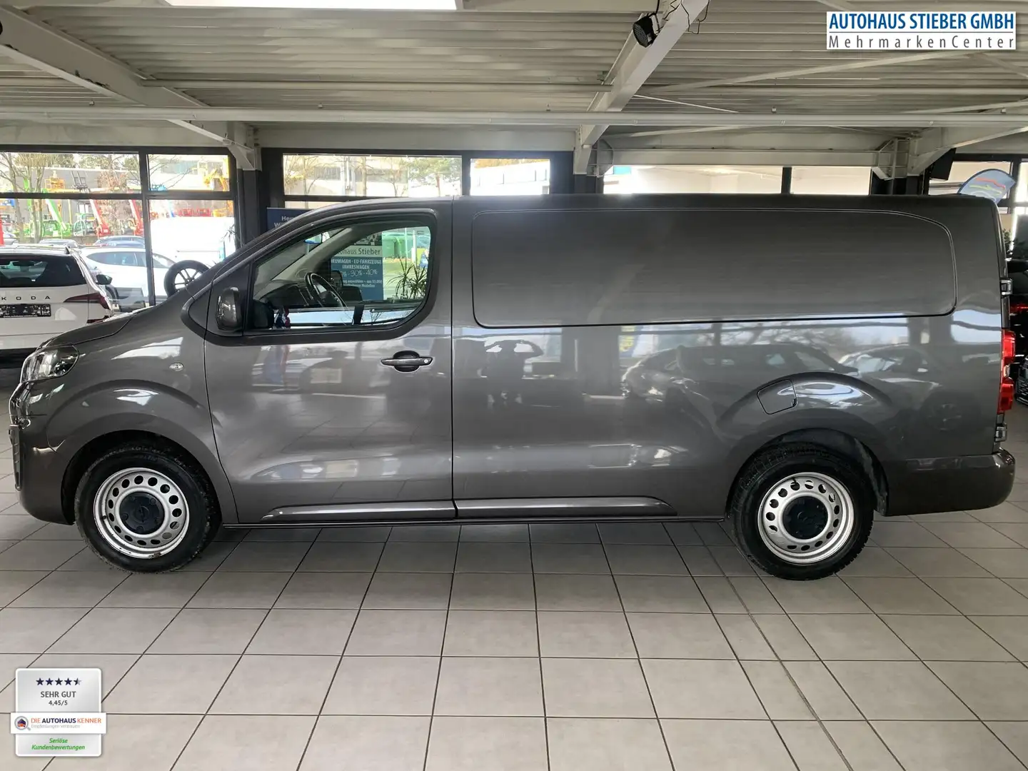 Opel Vivaro Kasten AT+AHK+SHZ+NAVI+EPH+RFK+L3 2.0 D Šedá - 2