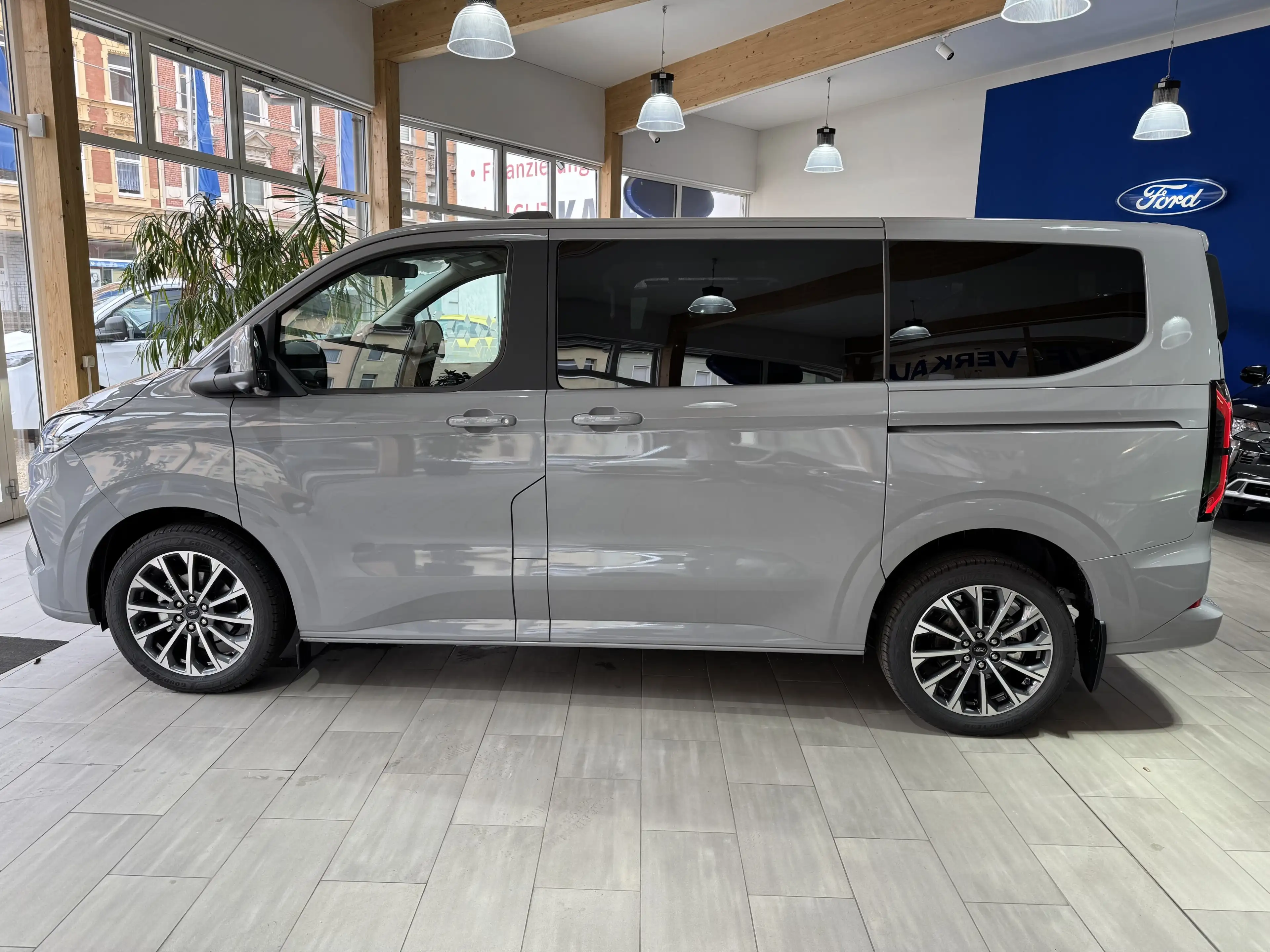 Ford Tourneo Custom Titanium X L1 AWD MATRIX-LED / AHK — photo 8